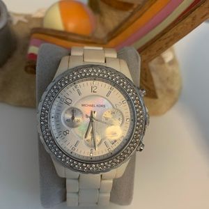 Michael Kors Watch whites with pave around